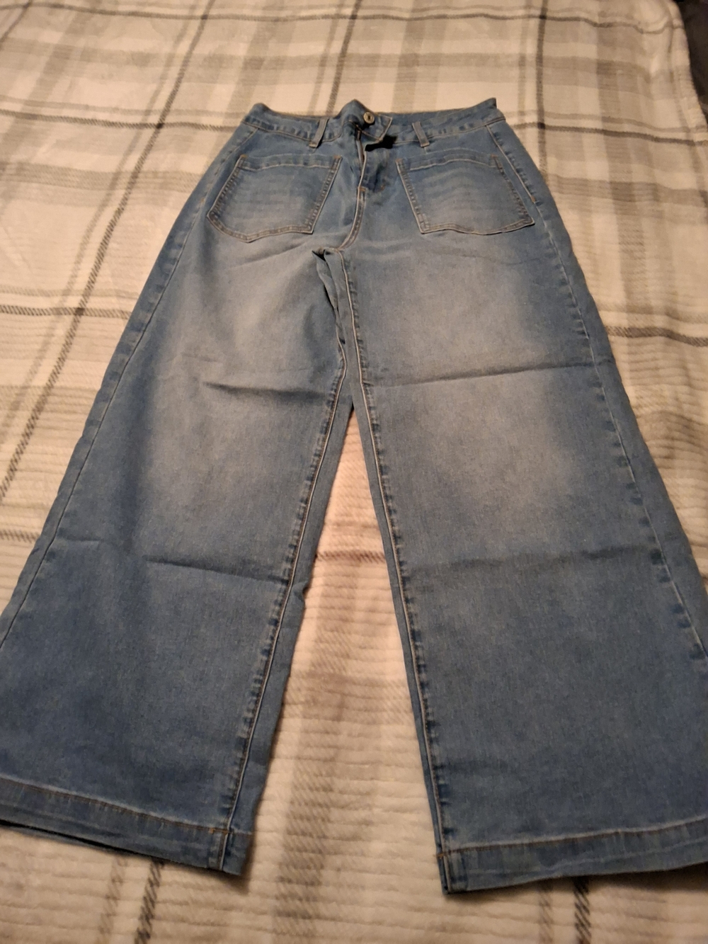 Classic Light Blue Women's Wide-Leg Jeans